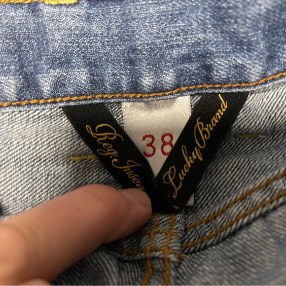 Lucky Brand Men’s size 38 Vintage Straight jeans in great condition - Picture 3 of 7